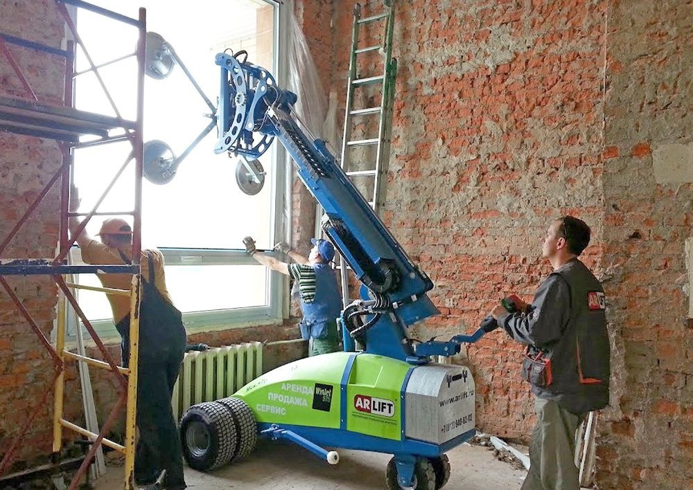 GLASS INSTALLATION WEIGHTING UP TO 575 kg