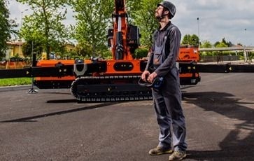One crane - one operator