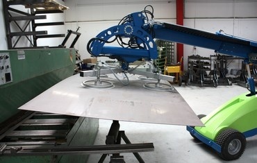 ISTALLATION OF SMOOTH IMPERMEABLE MATERIALS (STONE, PLEXIGLASS)