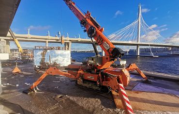 Installation of double-glazed windows with a beautiful view of the Neva River. Installation on the river bank is both picturesque and nowhere without the Arlift technique!